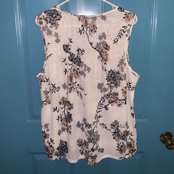 Maurices Floral 2X Top - Picture 3 of 3